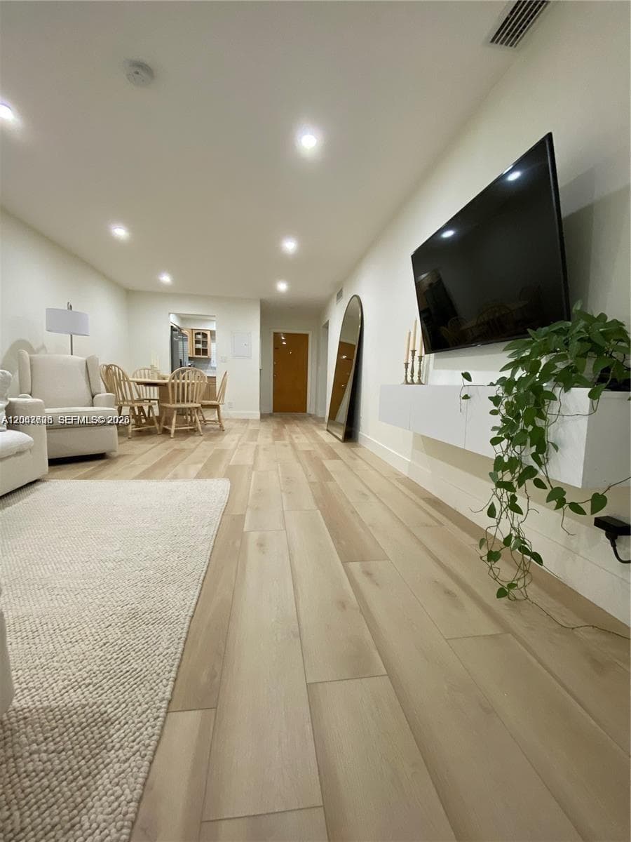 1200 Tallwood Ave # 302, Hollywood, FL 33021 photo 4