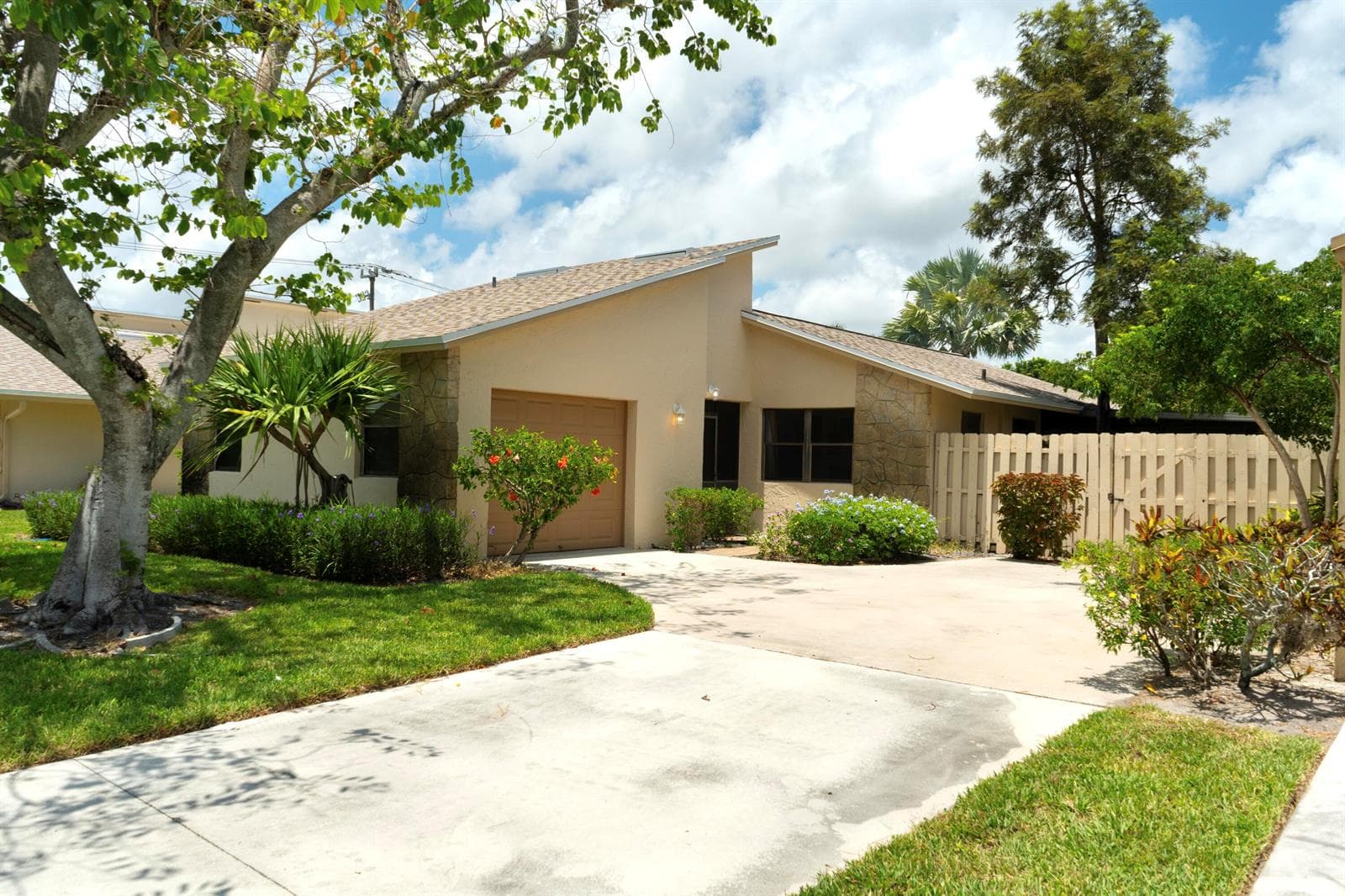 3155 NW 9th Street, Delray Beach, FL 33445 photo 2