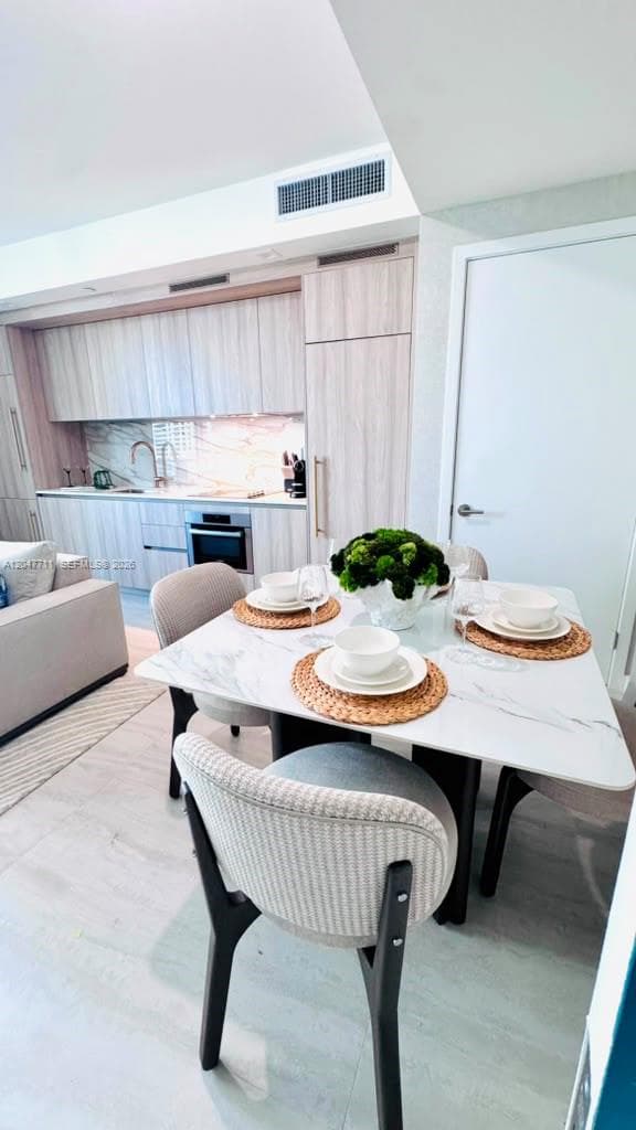 77 NE 5th St # 1715, Miami, FL 33131 photo 3