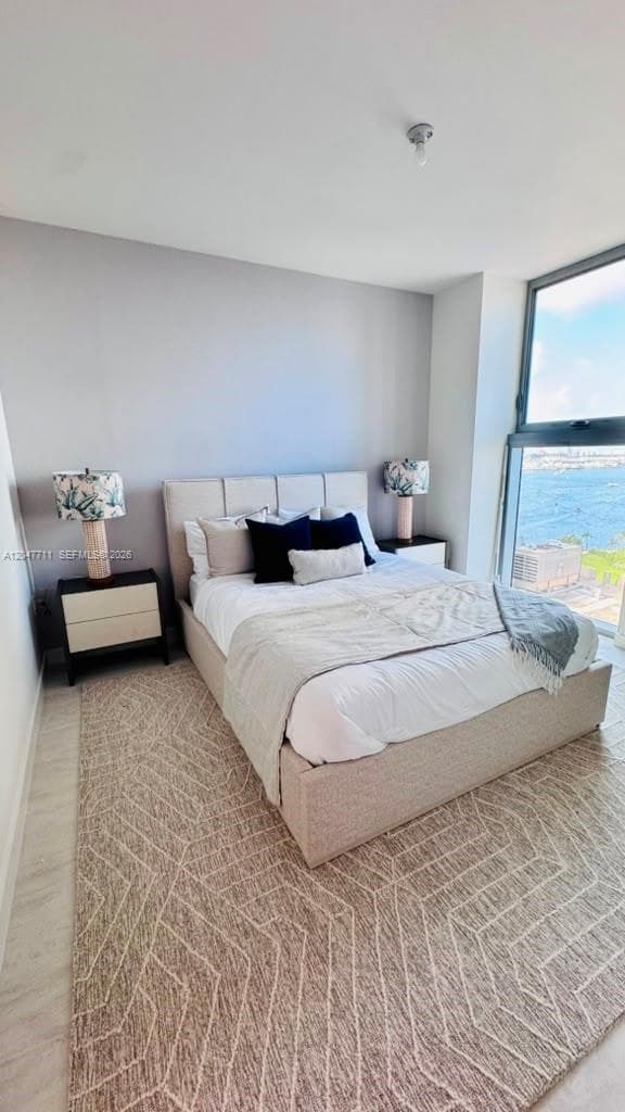 77 NE 5th St # 1715, Miami, FL 33131 photo 4