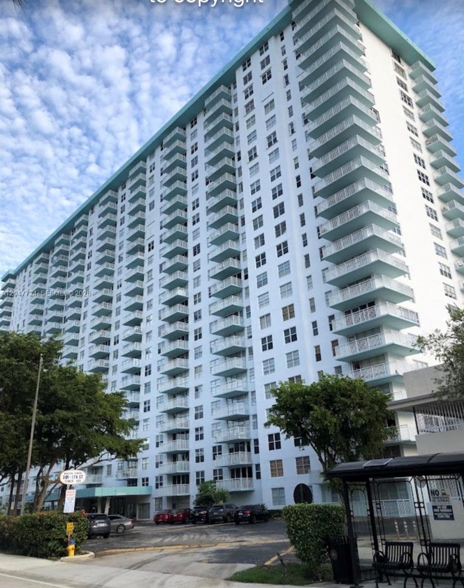 301 174th St # 1208, Sunny Isles Beach, FL 33160 photo 2