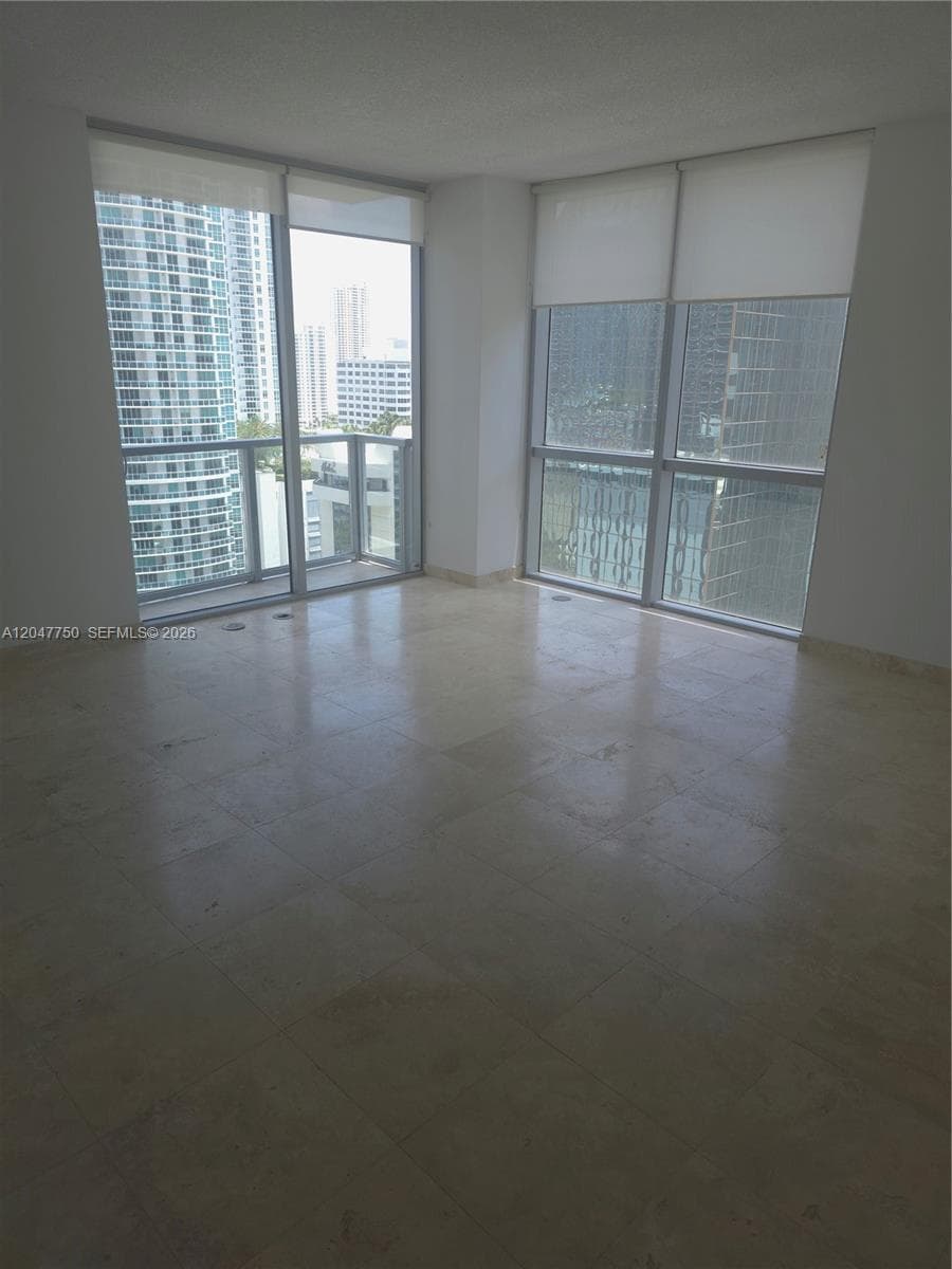1060 Brickell Ave # 1701, Miami, FL 33131