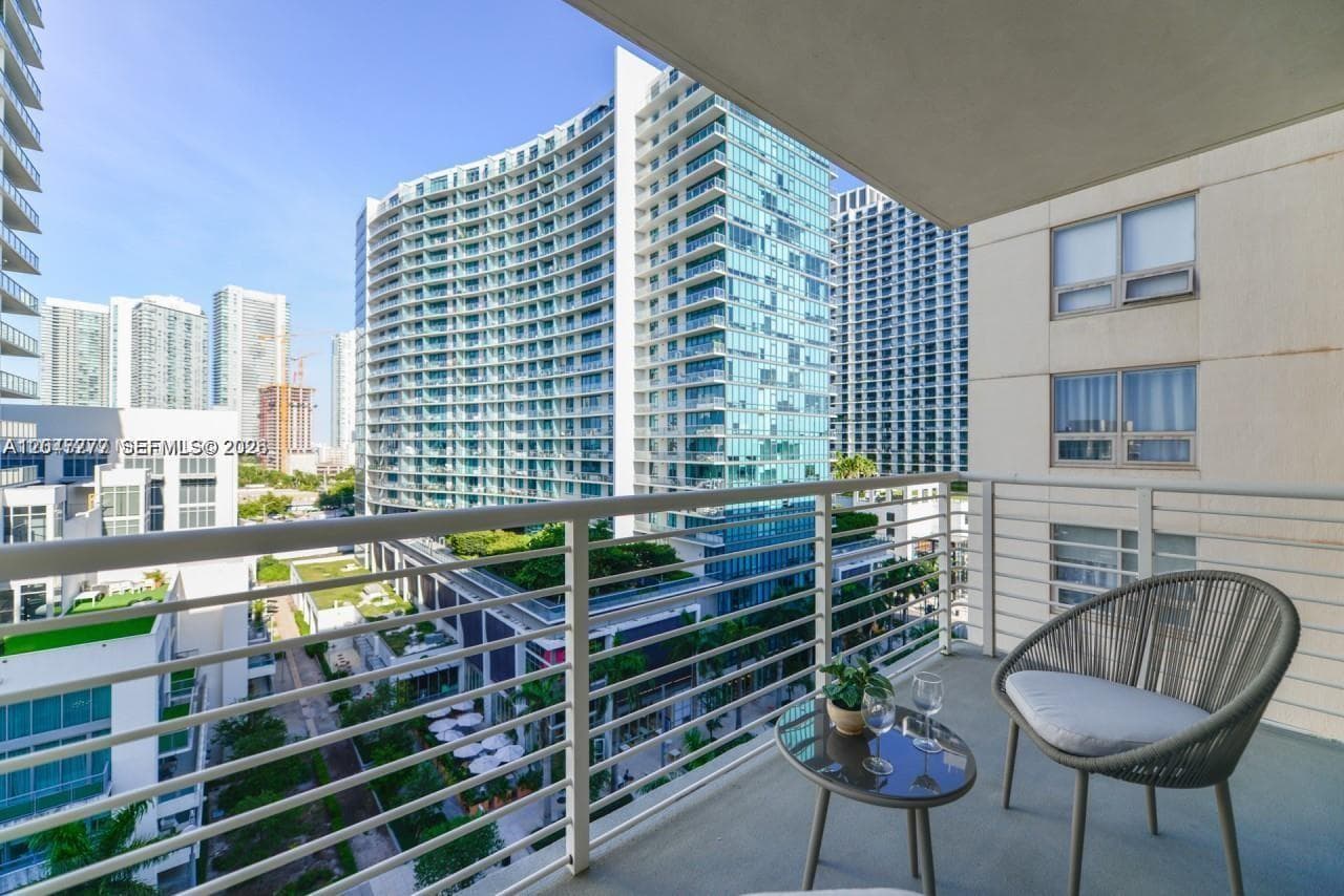 3250 NE 1st Ave # 901, Miami, FL 33137 photo 3