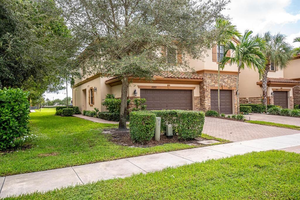10283 Wellington Parc Drive, Wellington, FL 33449 photo 5