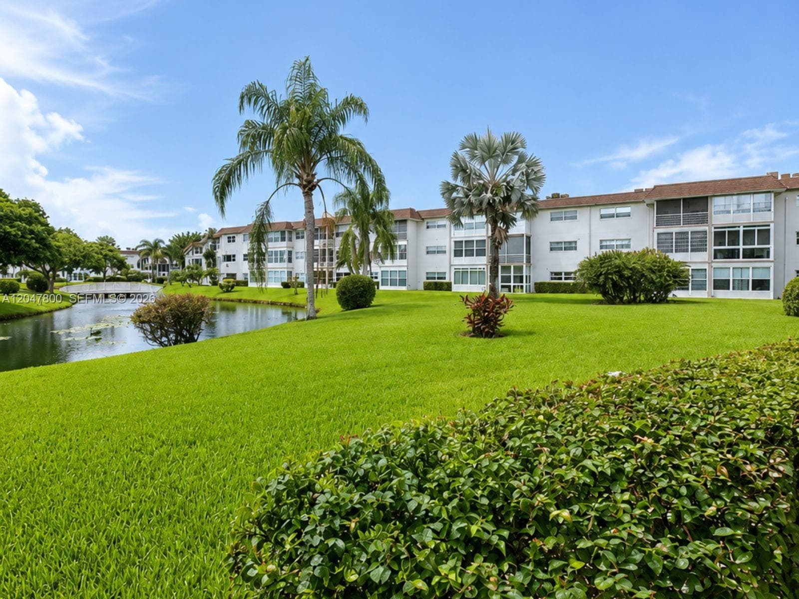 4700 NW 35th St # 411, Lauderdale Lakes, FL 33319