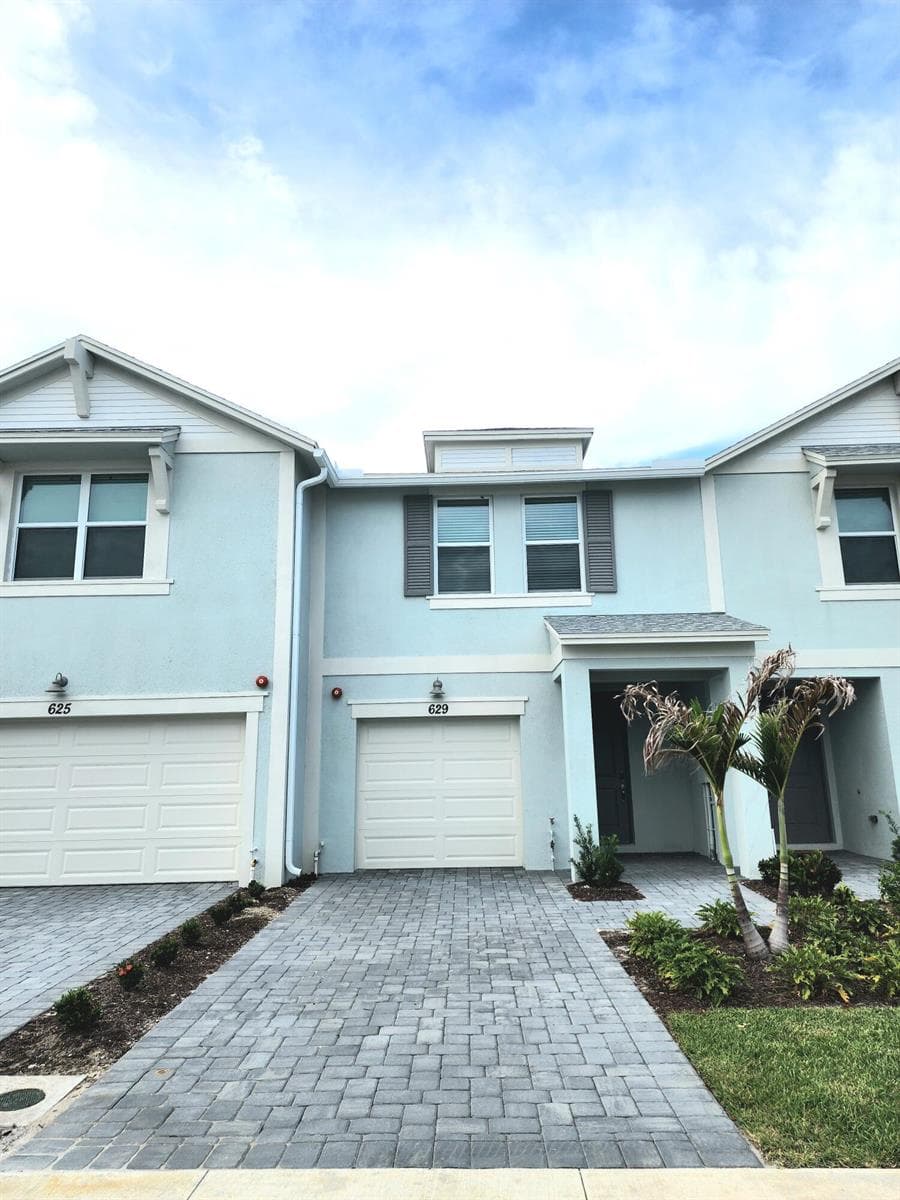 629 Salisbury Circle, Fort Pierce, FL 34982
