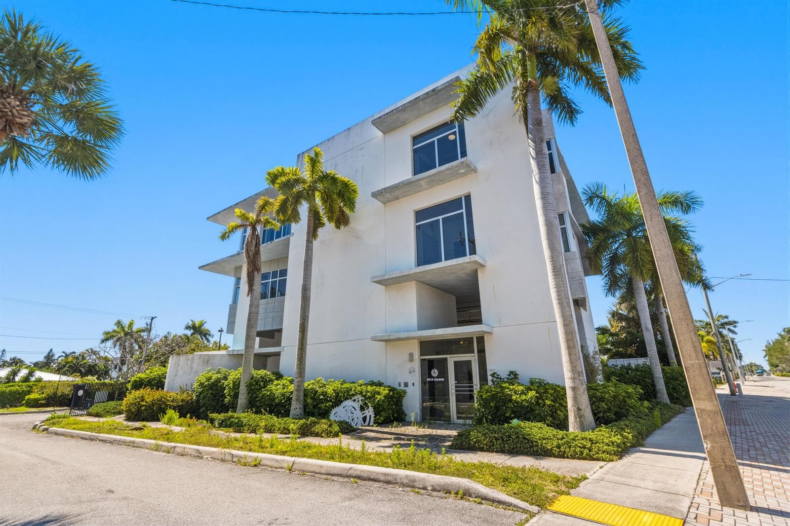 3330 N Federal Highway, Boynton Beach, FL 33435