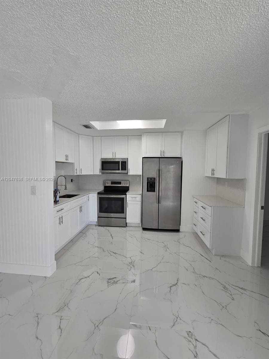 13470 SW 24th St, Miami, FL 33175 photo 4