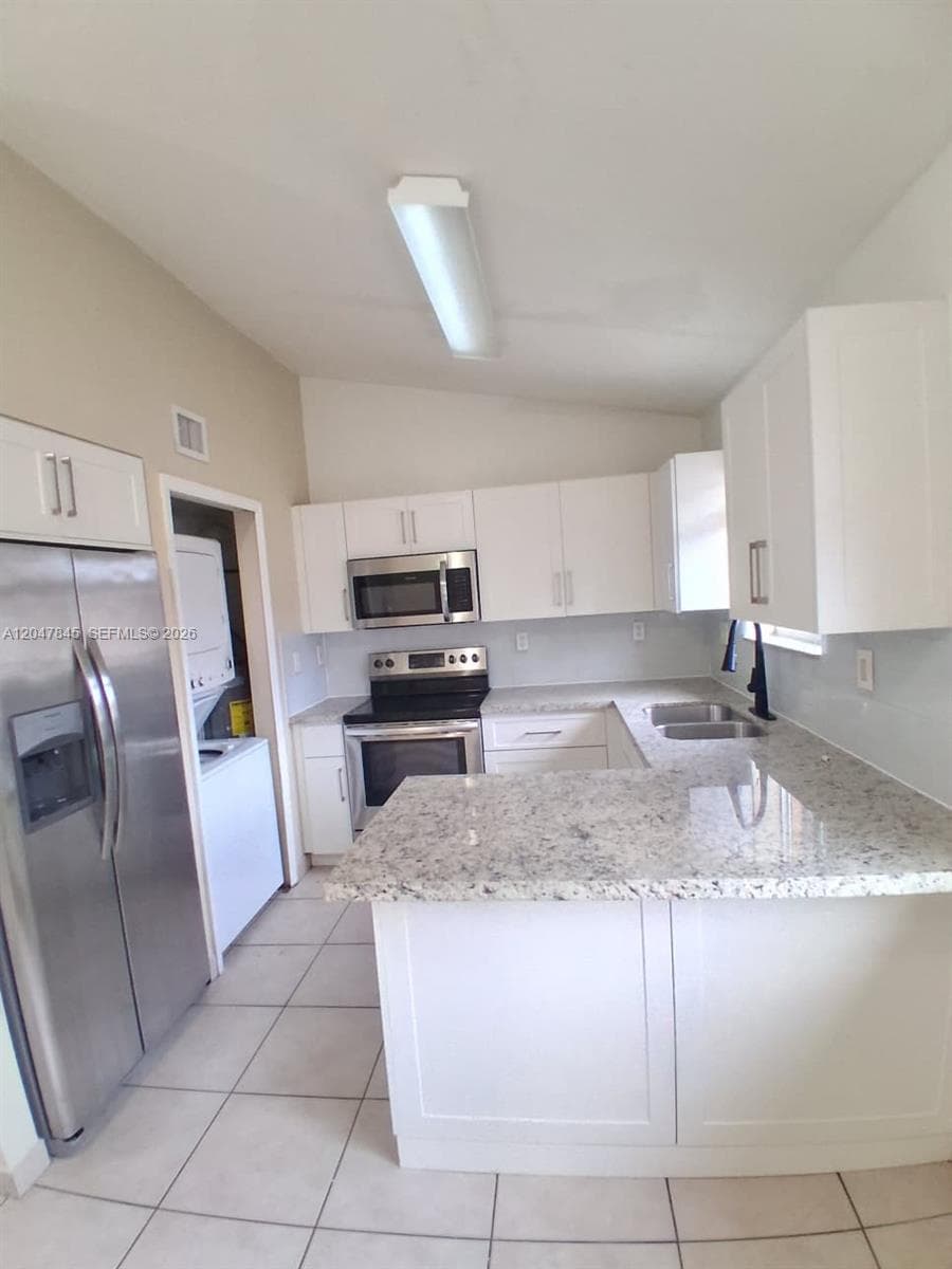17318 NW 74th Ave # 202, Hialeah, FL 33015 photo 2