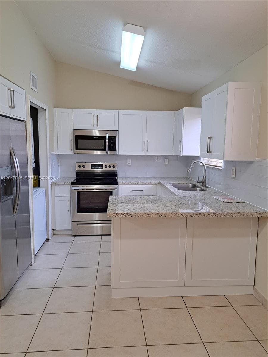 17318 NW 74th Ave # 202, Hialeah, FL 33015 photo 3