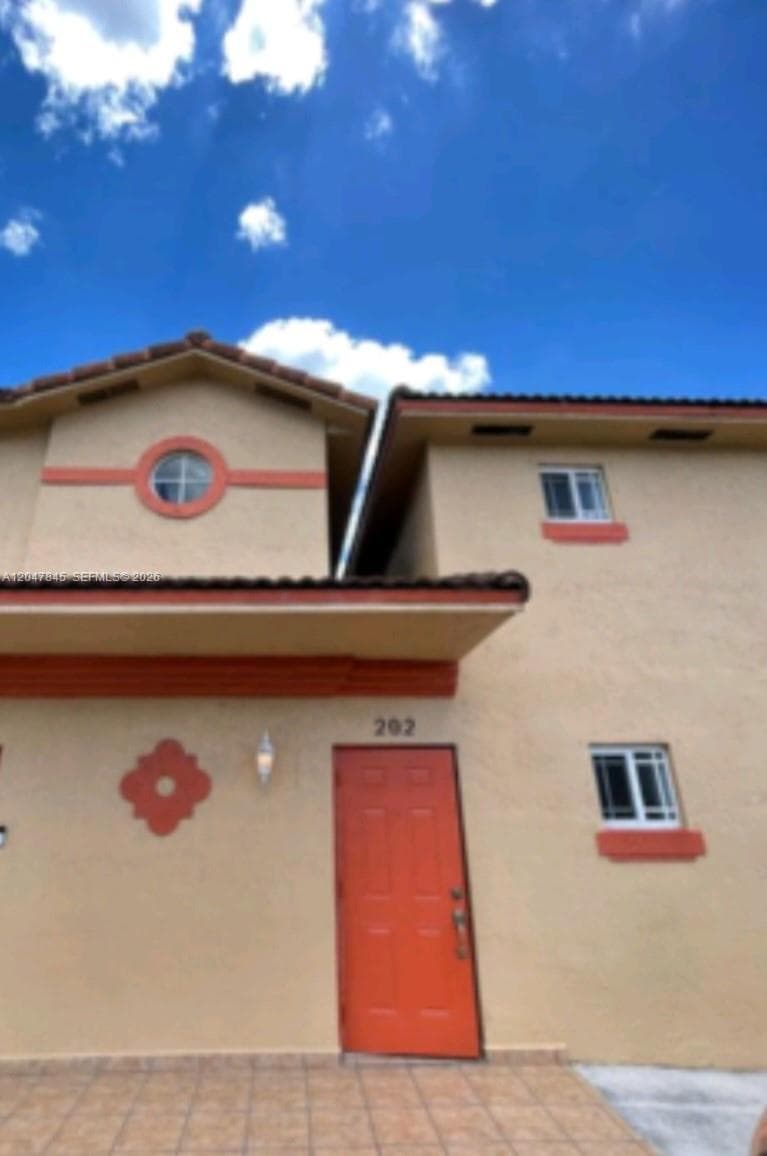 17318 NW 74th Ave # 202, Hialeah, FL 33015