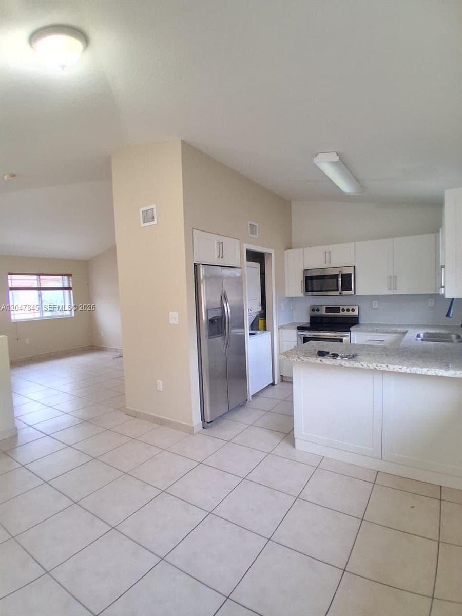 17318 NW 74th Ave # 202, Hialeah, FL 33015 photo 5