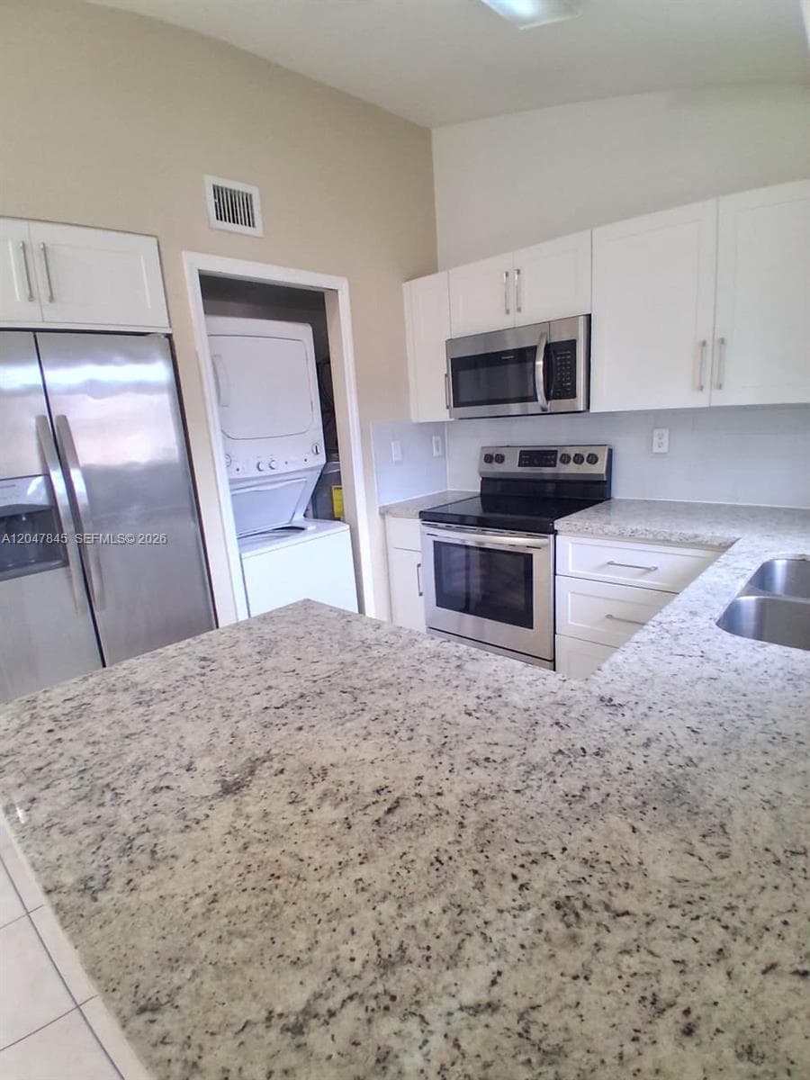 17318 NW 74th Ave # 202, Hialeah, FL 33015 photo 4