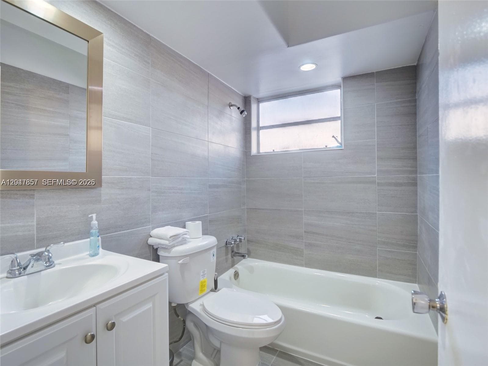 1141 NW 75th St, Miami, FL 33150 photo 3