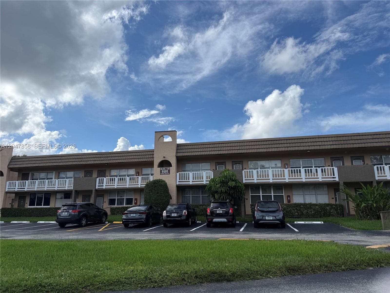 9101 Sunrise Lakes Blvd # 215, Sunrise, FL 33322 photo 2
