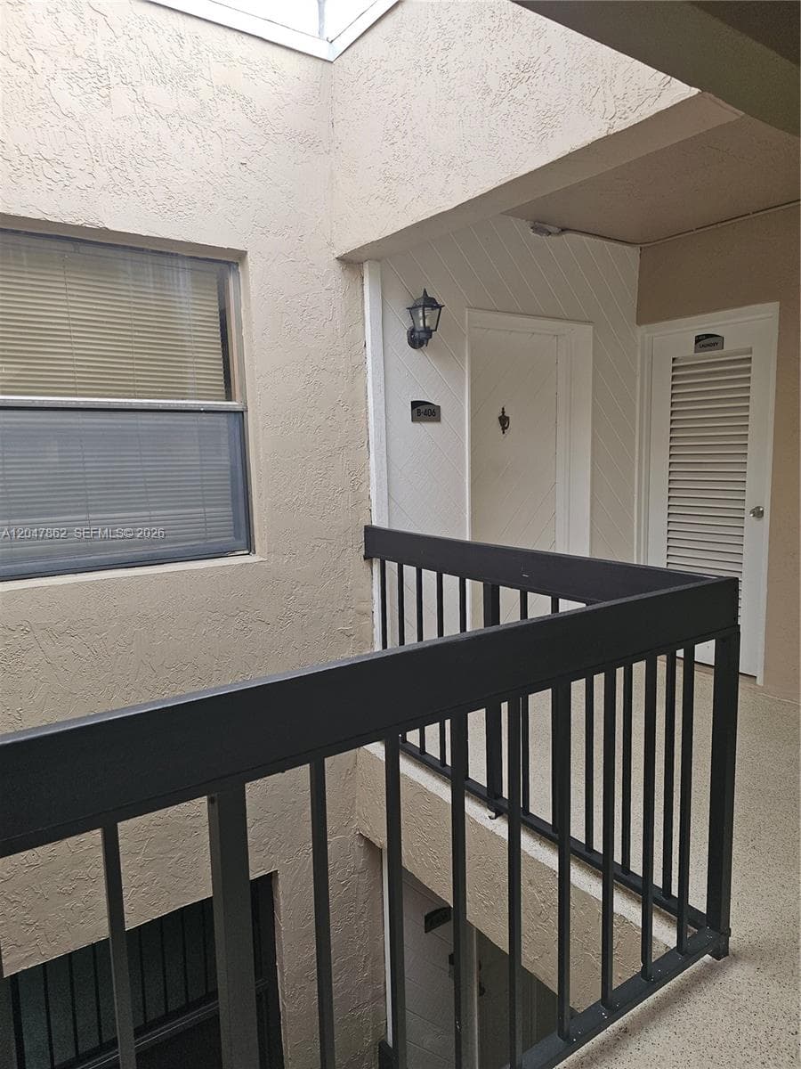 461 Ives Dairy Rd # 406-2, Miami, FL 33179 photo 4