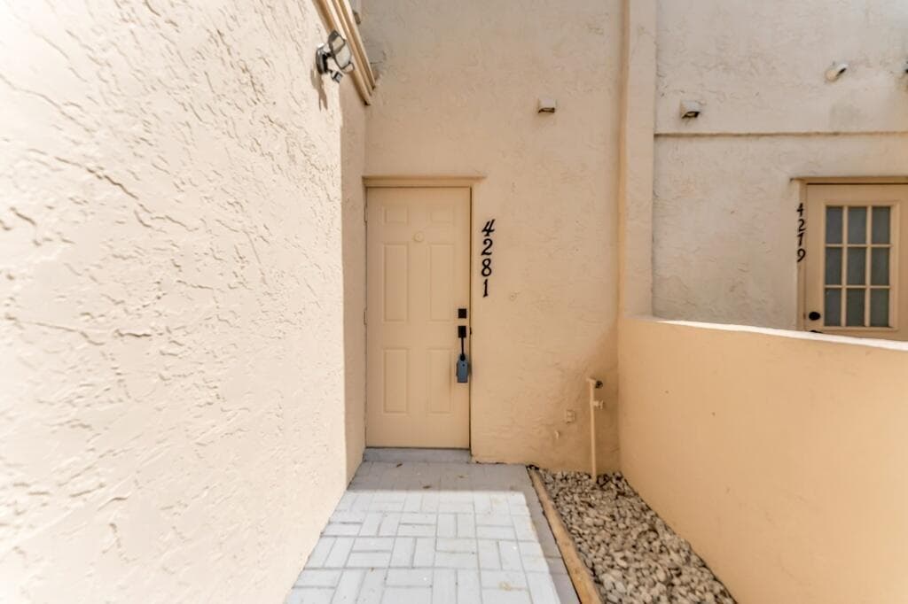 4281 NW 76th Avenue, Davie, FL 33328 photo 3