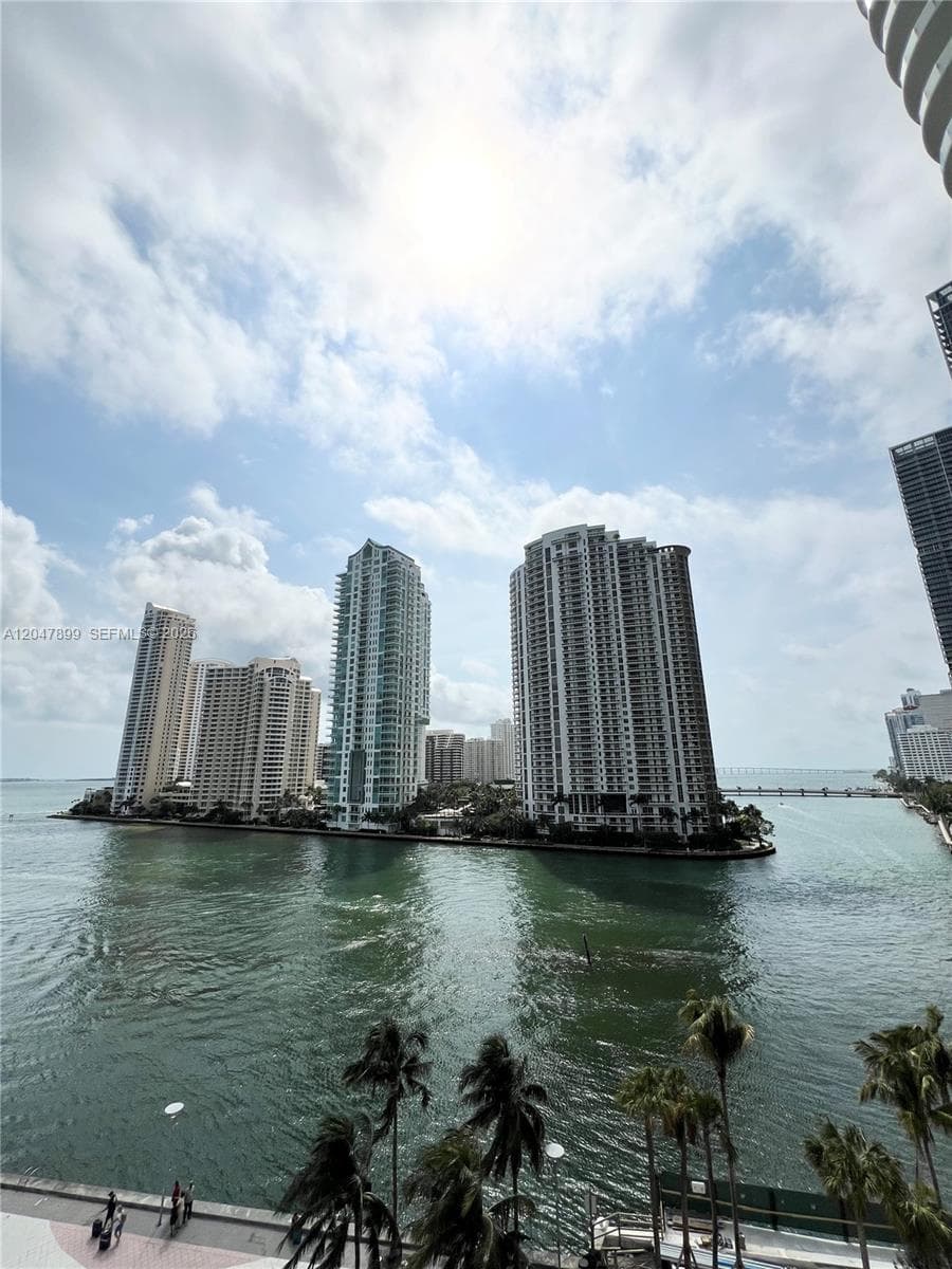 300 S Biscayne Blvd # L-814, Miami, FL 33131 photo 4