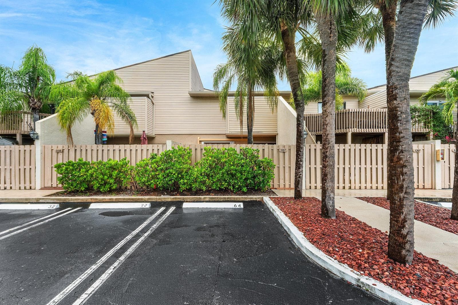 612 Executive Center Drive # 107, West Palm Beach, FL 33401 photo 2