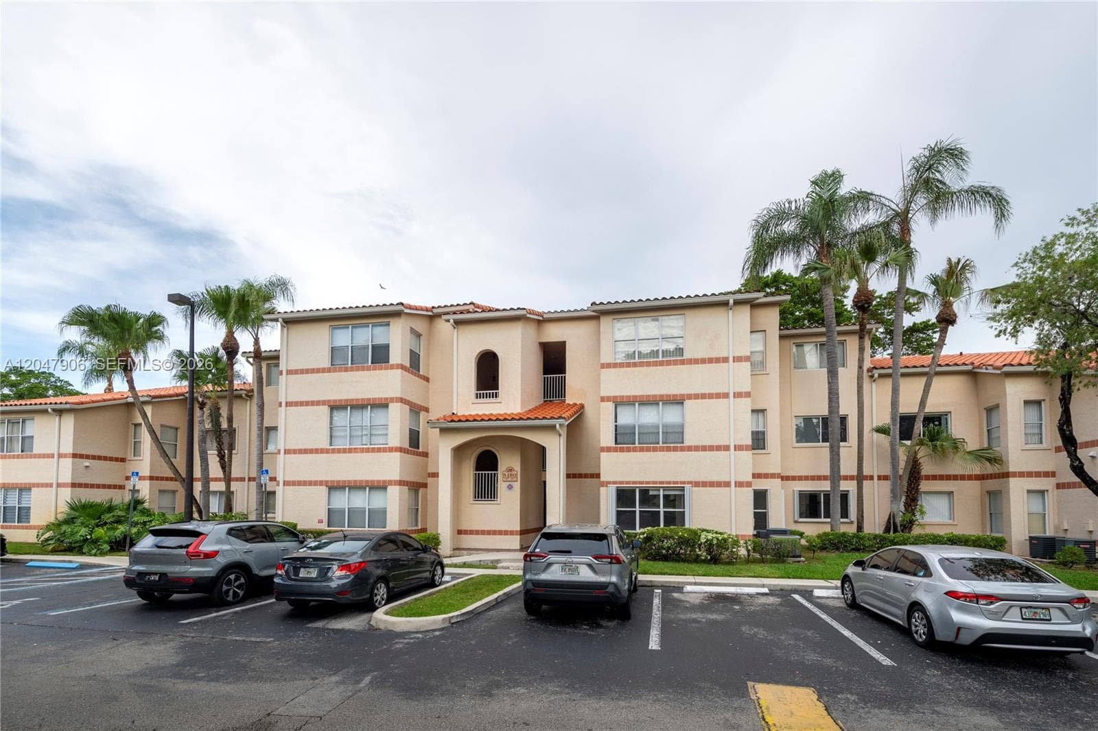 3480 N Pinewalk Dr N # 116, Margate, FL 33063 photo 2