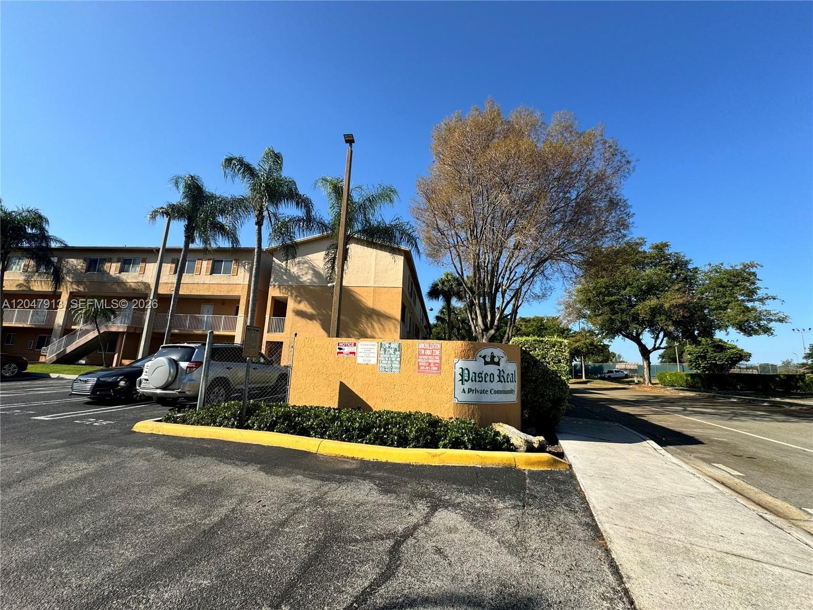 6245 Kendale Lakes Cir # 208, Miami, FL 33183