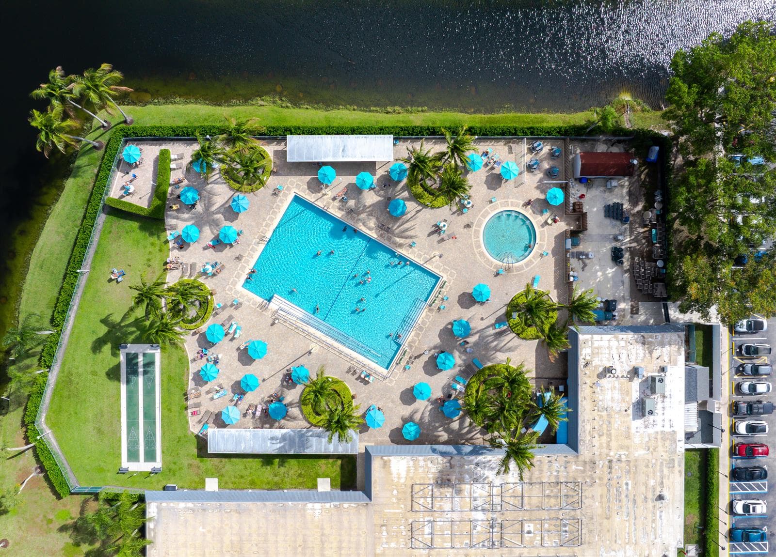 233 Brittany E, Delray Beach, FL 33446 photo 2