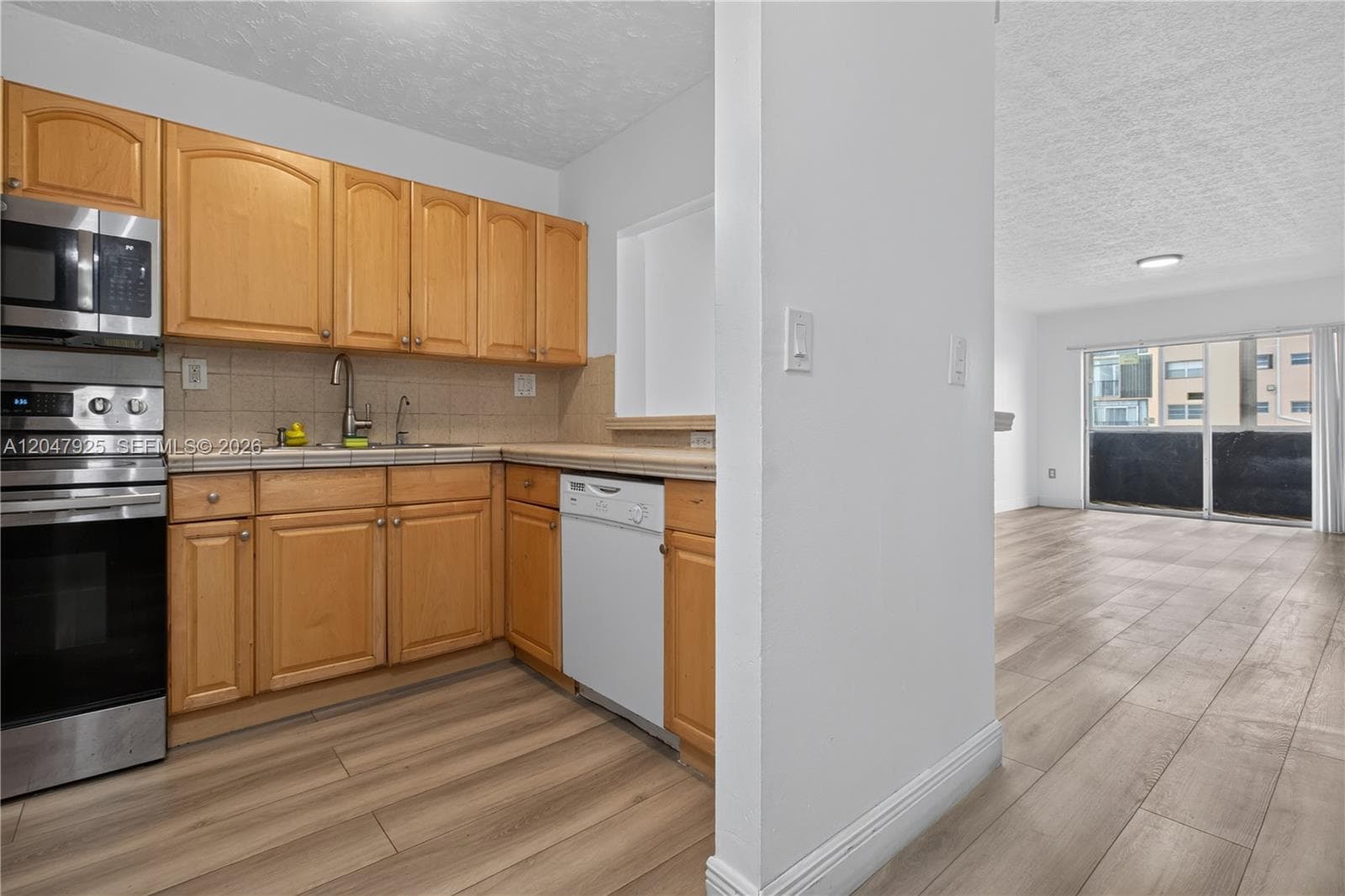 6070 W 18th Ave # 209, Hialeah, FL 33012 photo 4