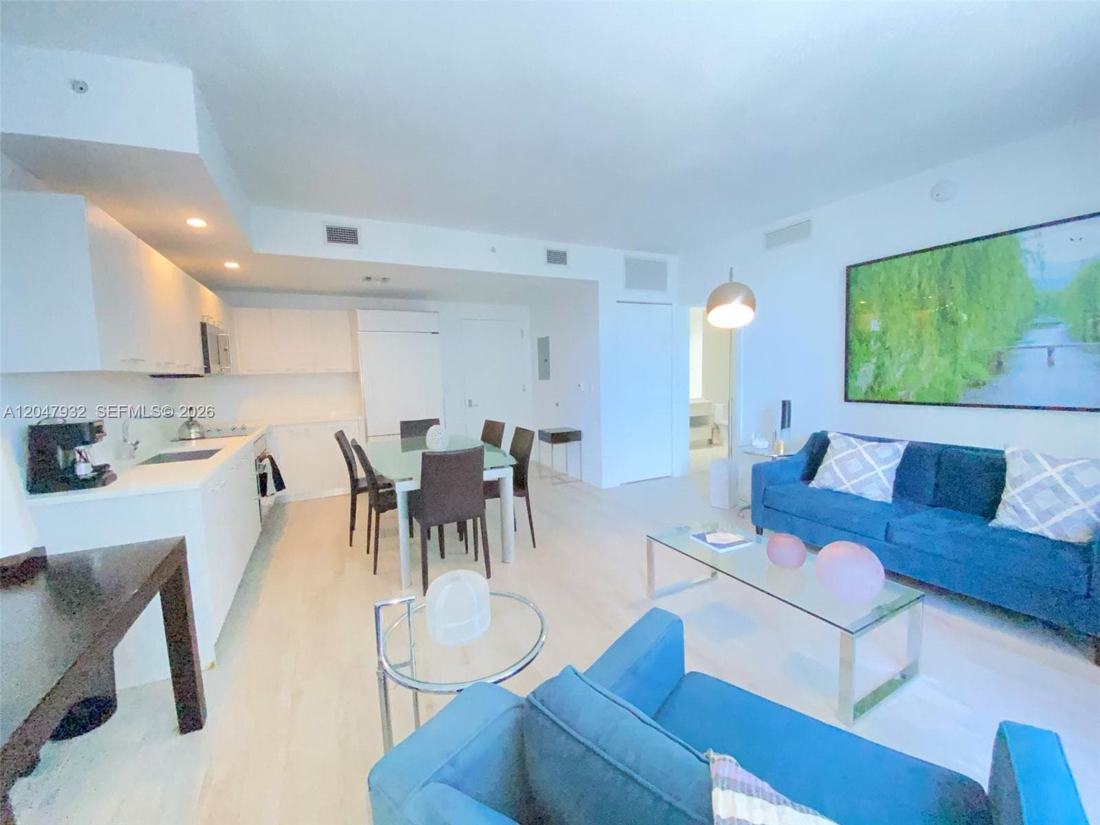 55 SW 9th St # 2102, Miami, FL 33130 photo 2