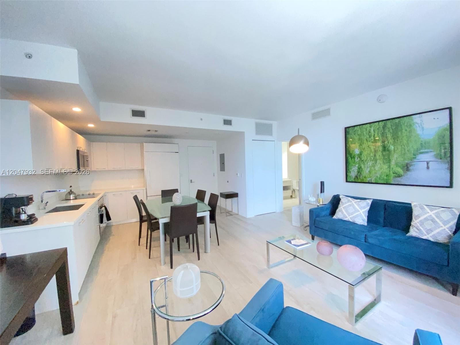 55 SW 9th St # 2102, Miami, FL 33130 photo 4