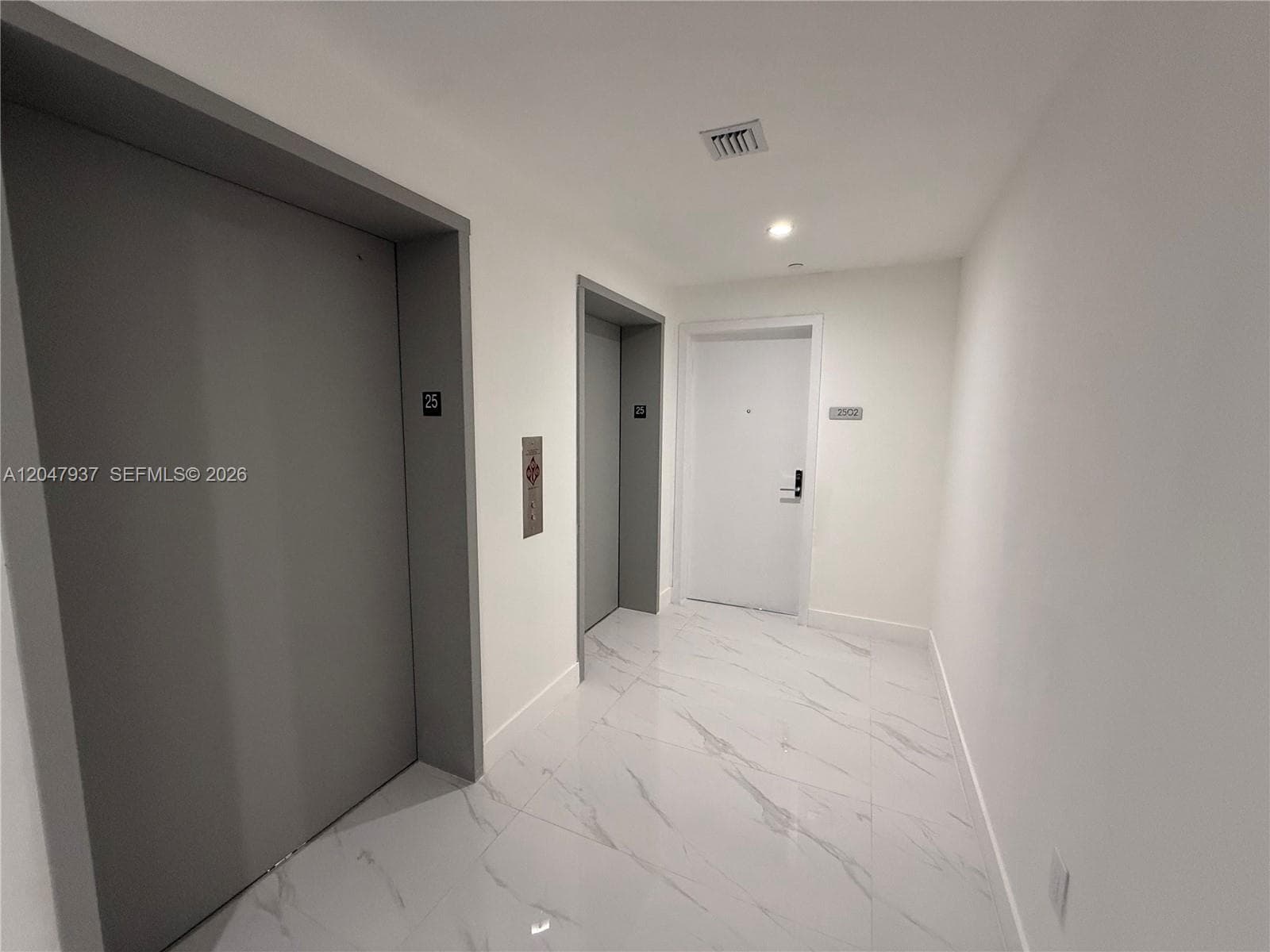 700 NE 24th St # 2502, Miami, FL 33137 photo 4