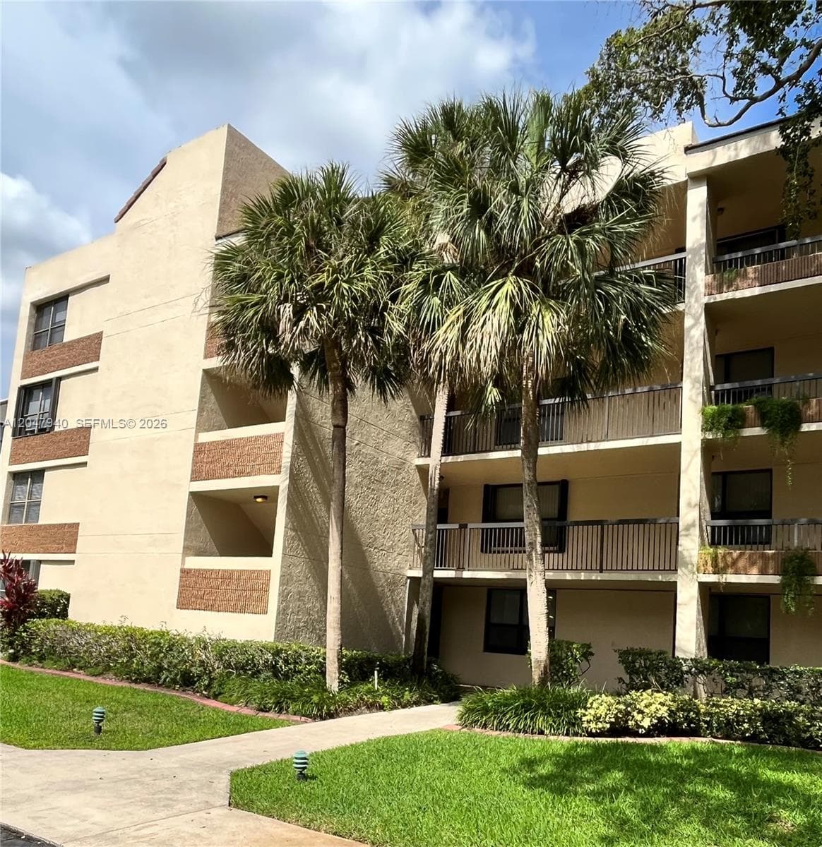 100 NW 76th Ave # 102-2, Plantation, FL 33324