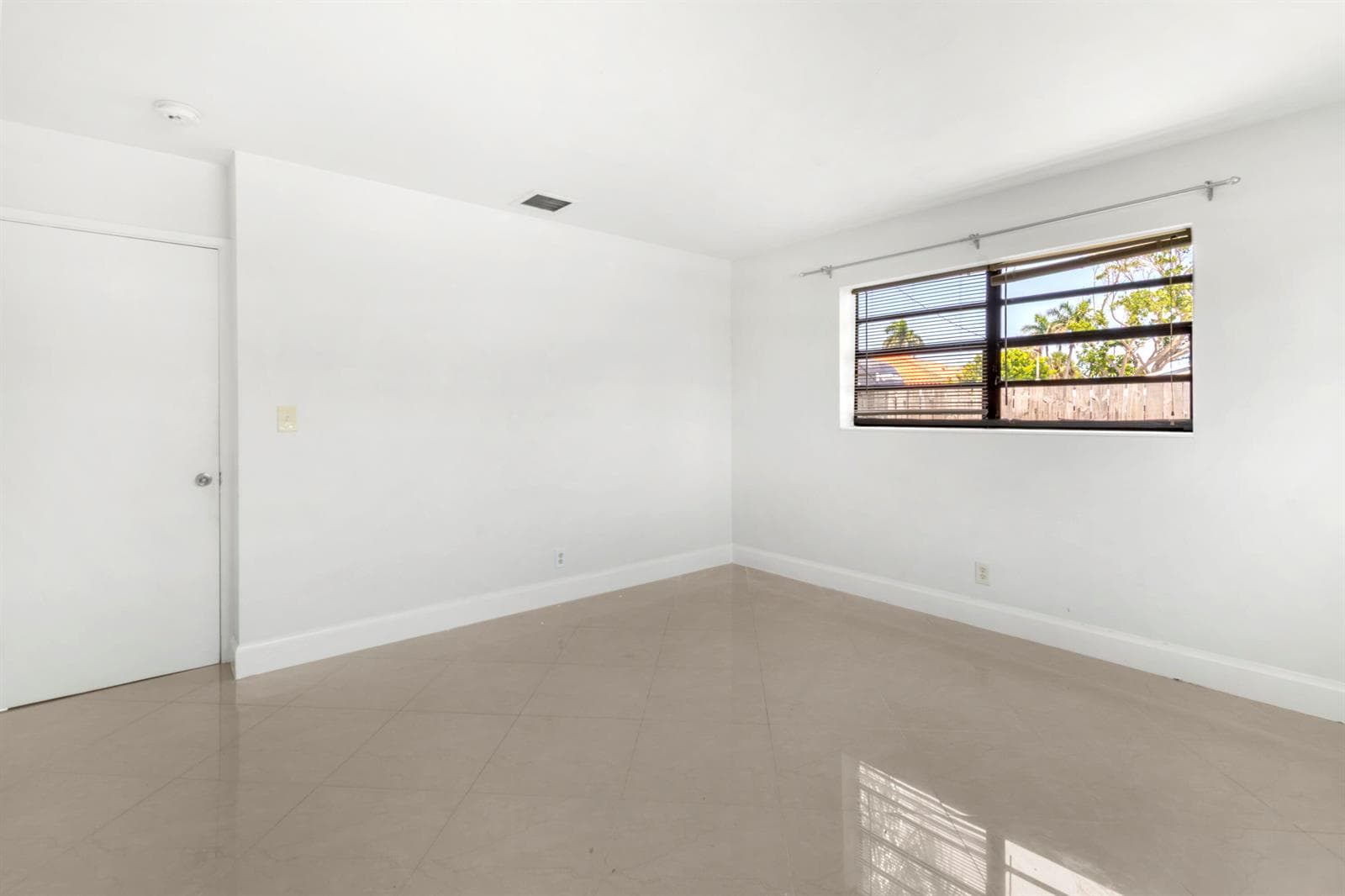 477 NE 35th Street, Boca Raton, FL 33431 photo 4