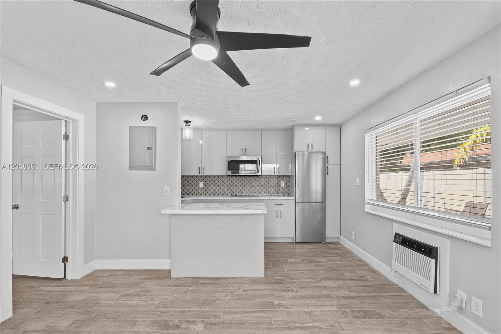 1634 NE 4th Pl, Fort Lauderdale, FL 33301 photo 2