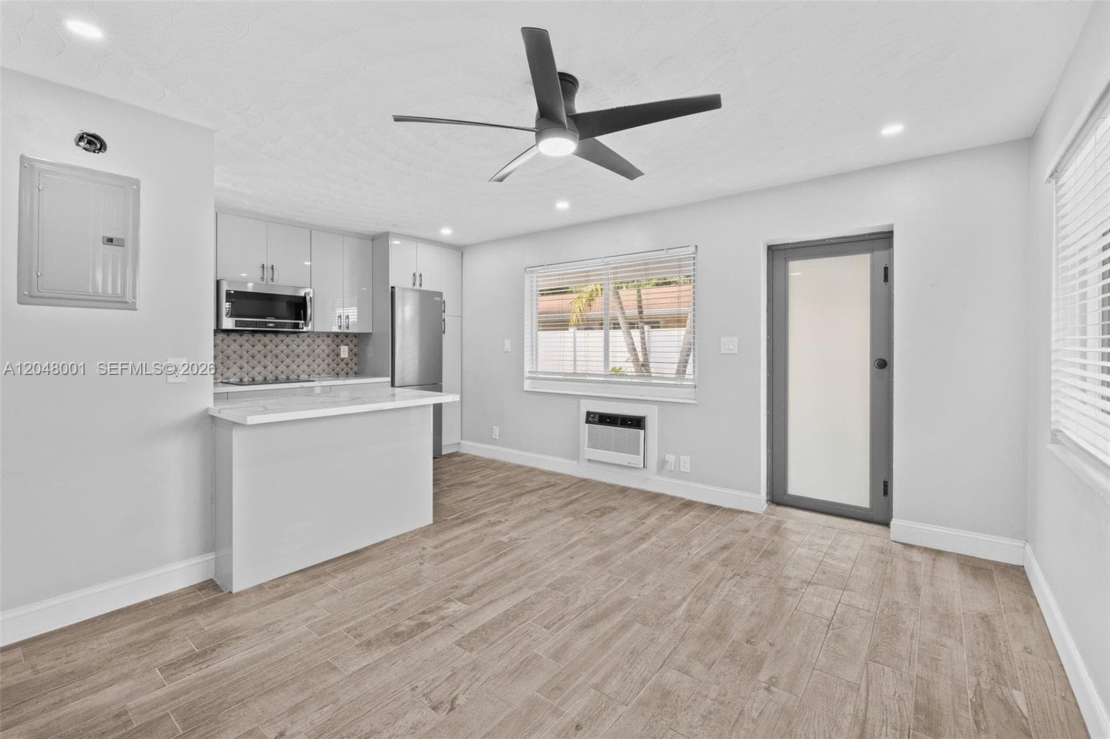 1634 NE 4th Pl, Fort Lauderdale, FL 33301 photo 3