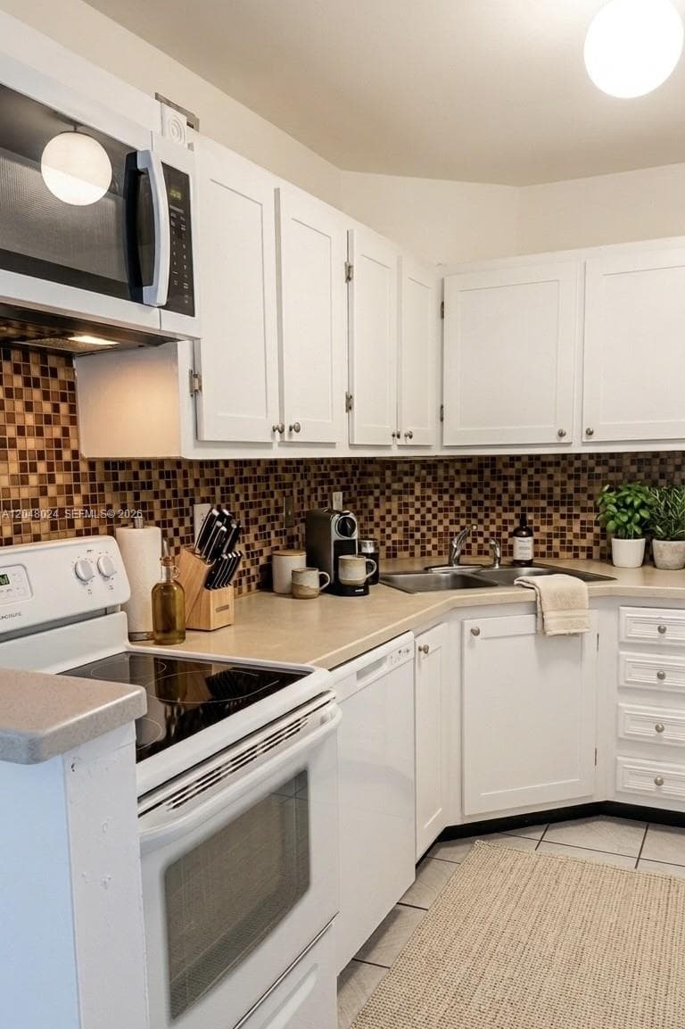3105 Oakland Shores Dr # J205, Oakland Park, FL 33309 photo 2