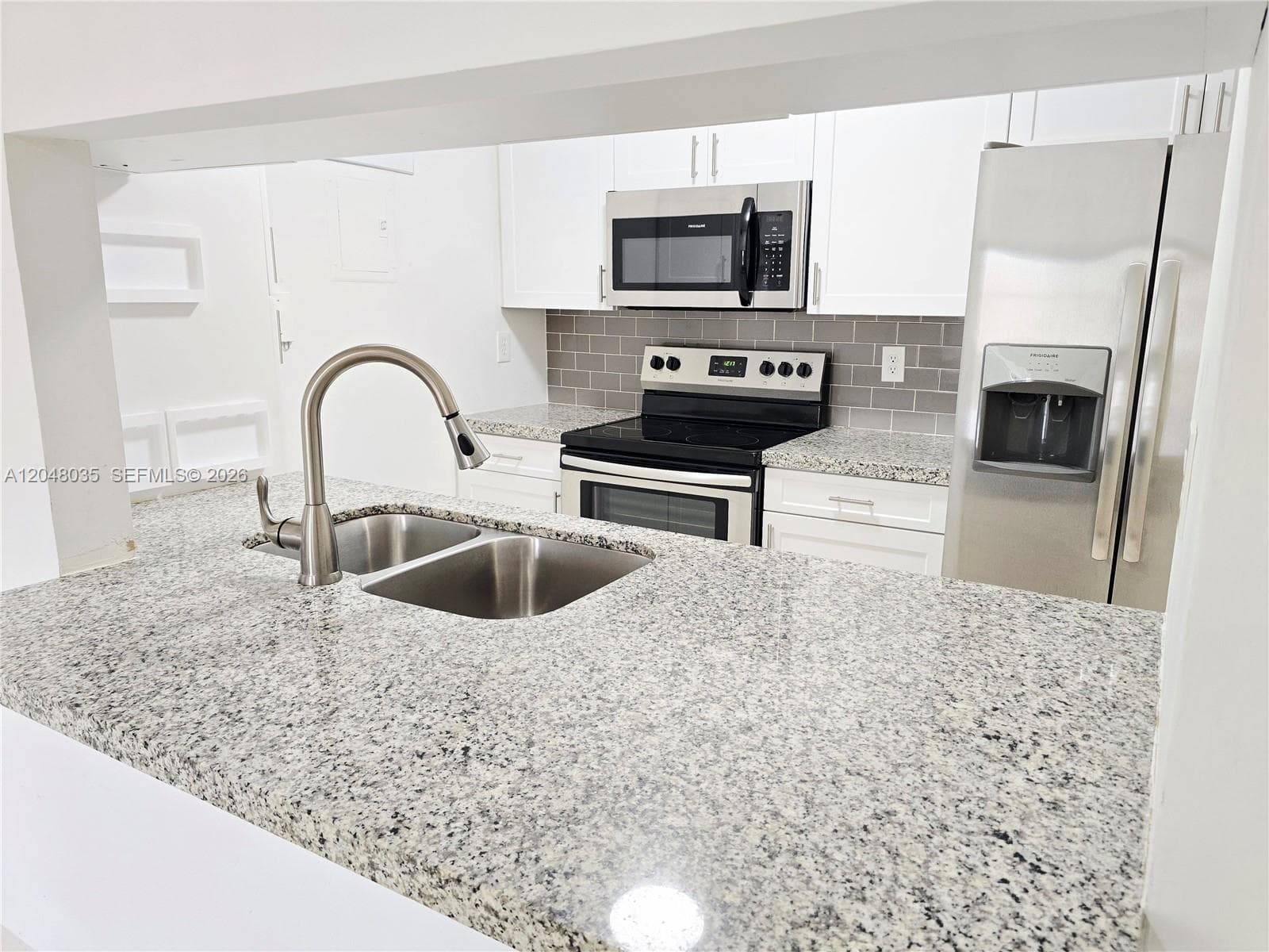 8877 Fontainebleau Blvd # 202, Miami, FL 33172 photo 5