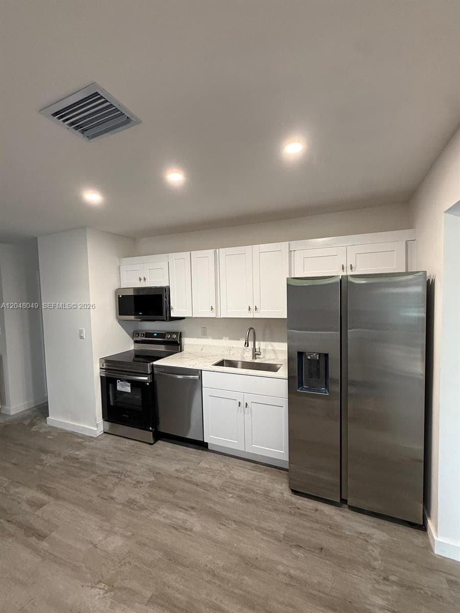 2530 NW 14th Ct, Fort Lauderdale, FL 33311 photo 2
