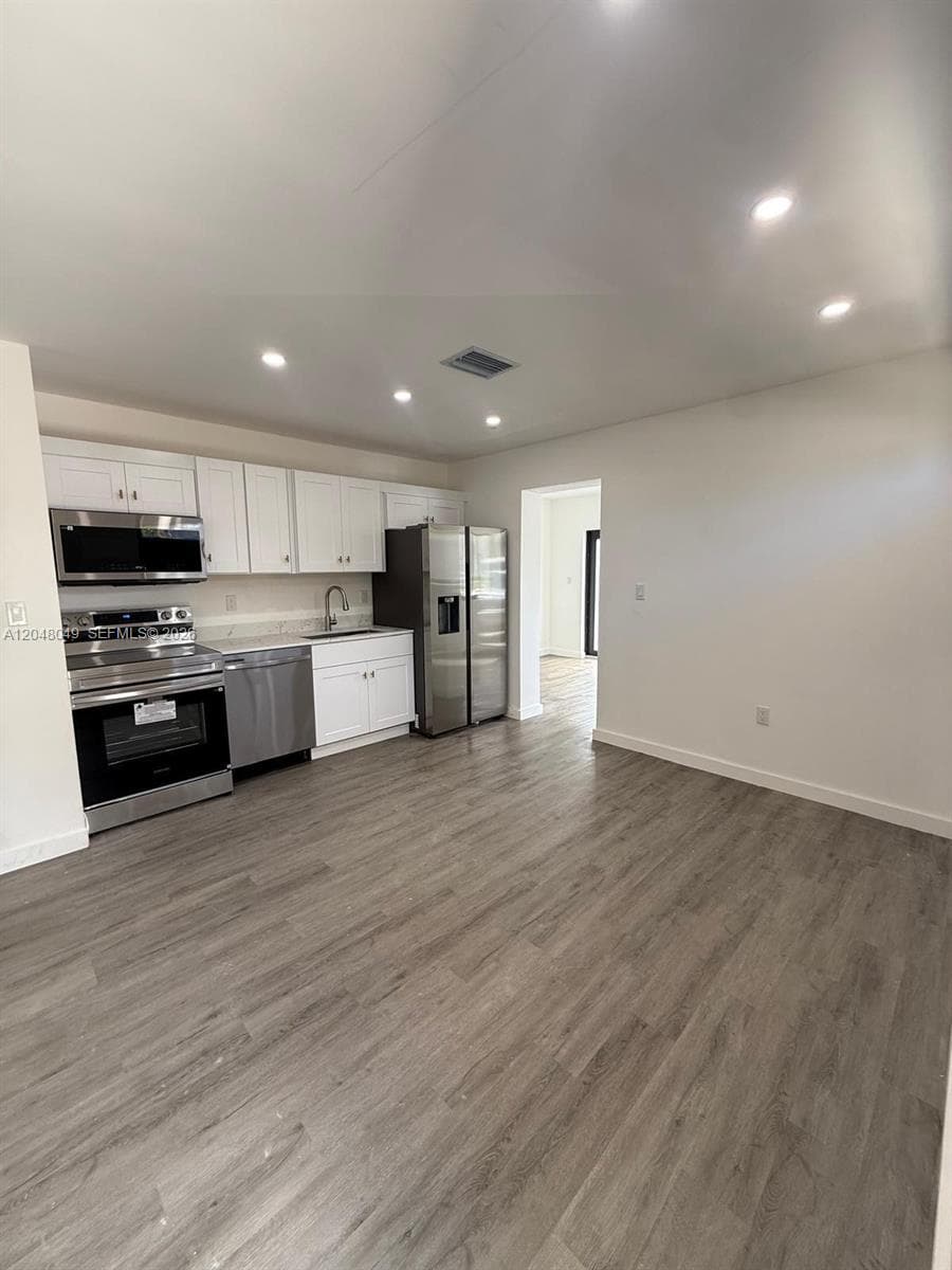 2530 NW 14th Ct, Fort Lauderdale, FL 33311 photo 3