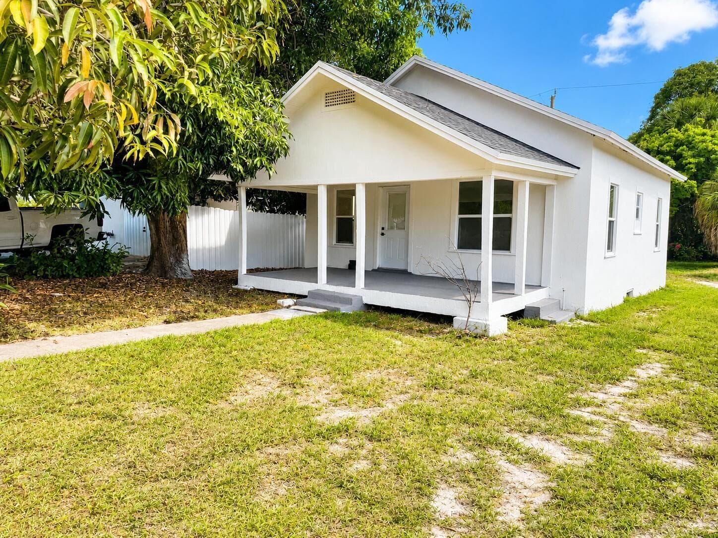 719 Tuscaloosa Street, West Palm Beach, FL 33405 photo 2