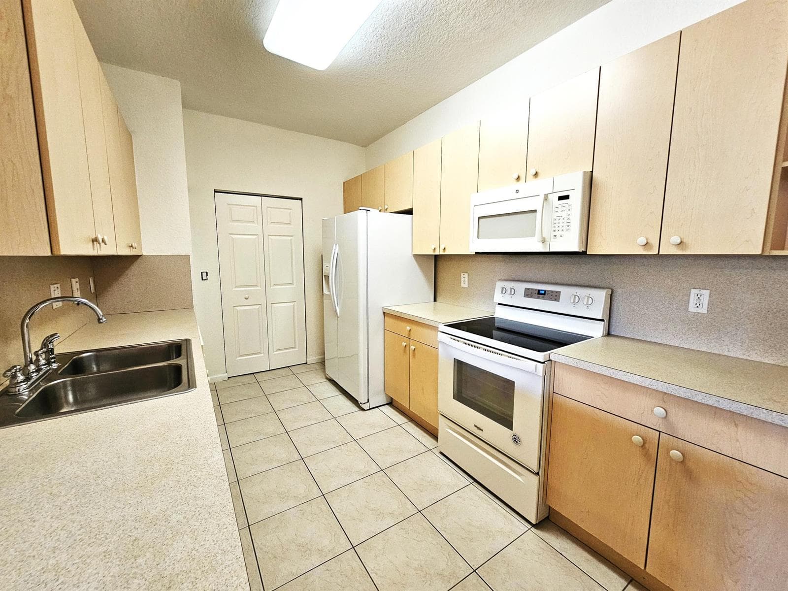 3569 Forest Hill Boulevard # 104, Palm Springs, FL 33406 photo 4
