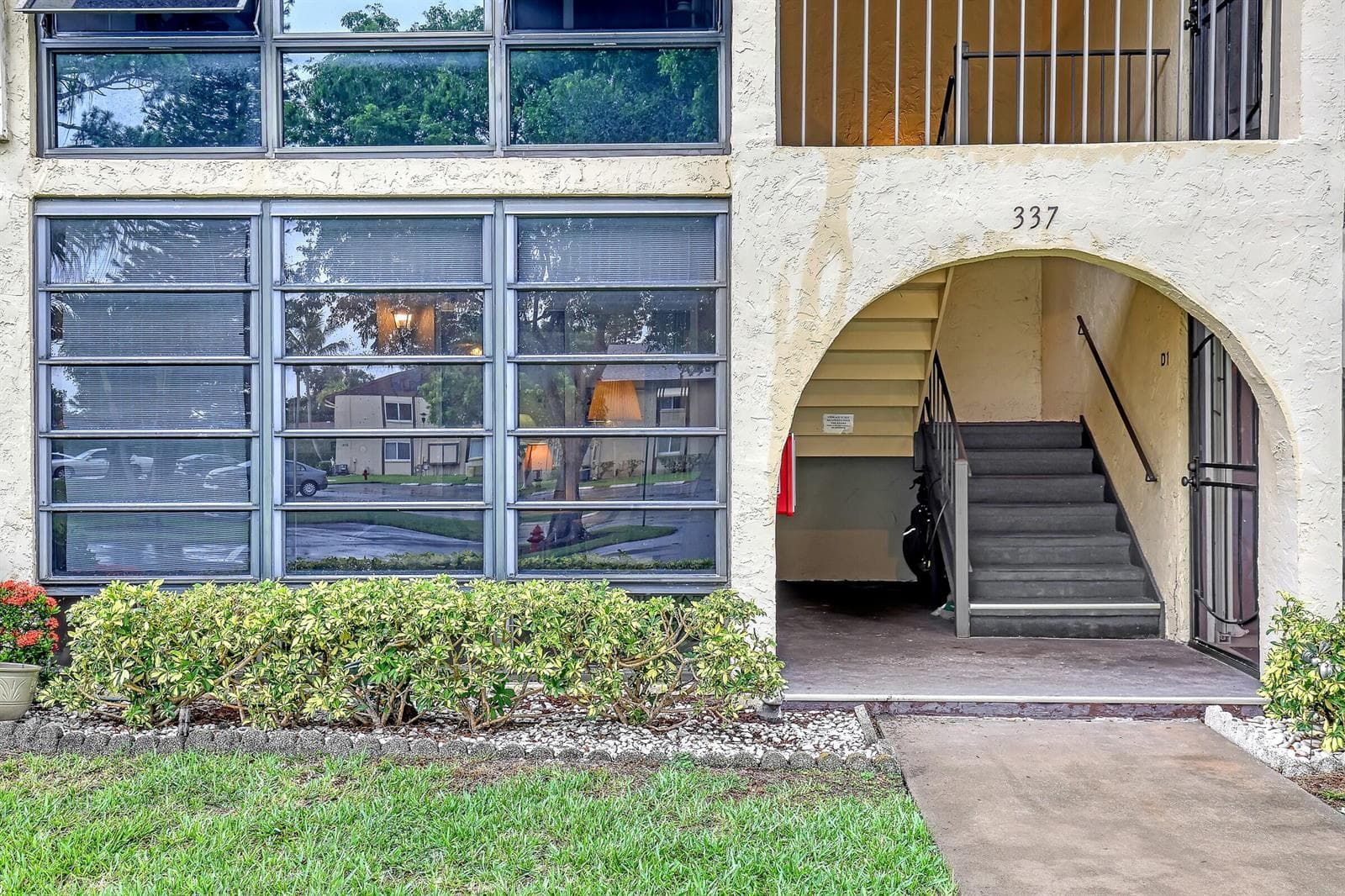 337 Pine Ridge Circle # A-1, FL 33463 photo 4