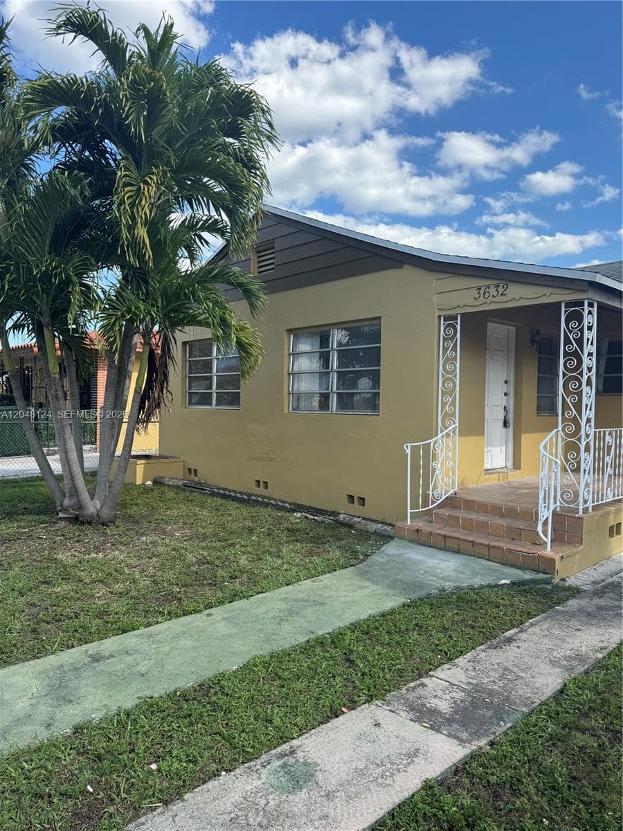 3632 SW 25th St, Miami, FL 33133