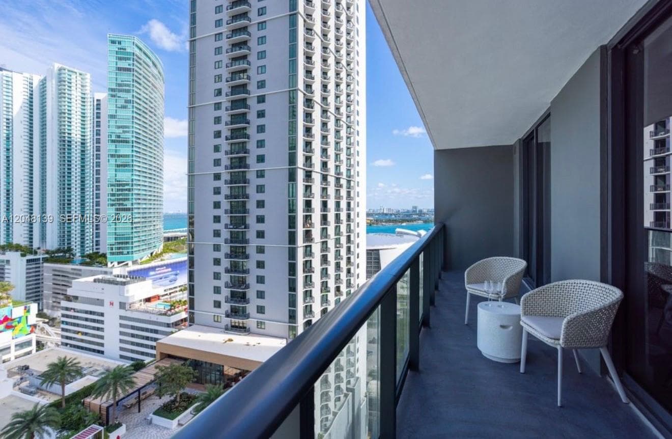 159 NE 6th St # 2002, Miami, FL 33132 photo 2