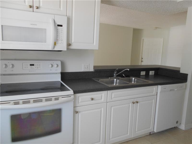 9620 NW 2nd Street # 7-201, Pembroke Pines, FL 33024 photo 2