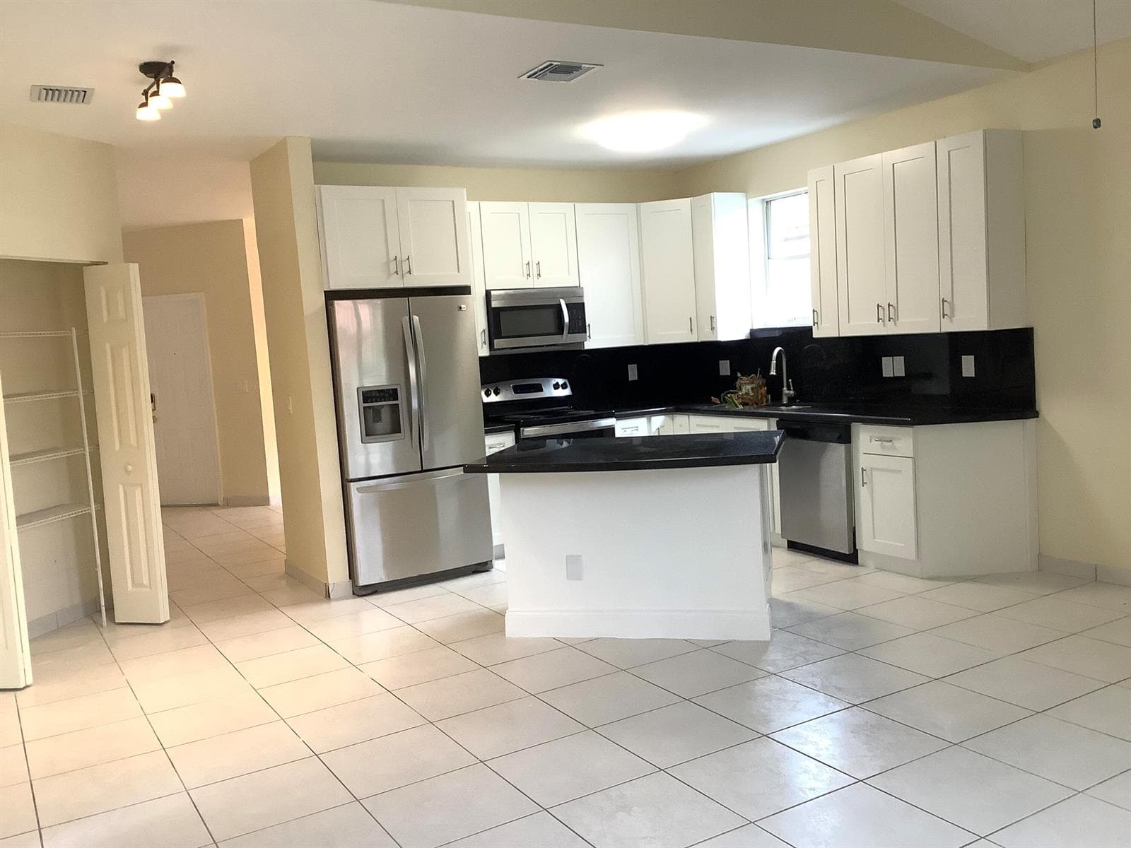 7330 NW 1st Place, Plantation, FL 33317 photo 3