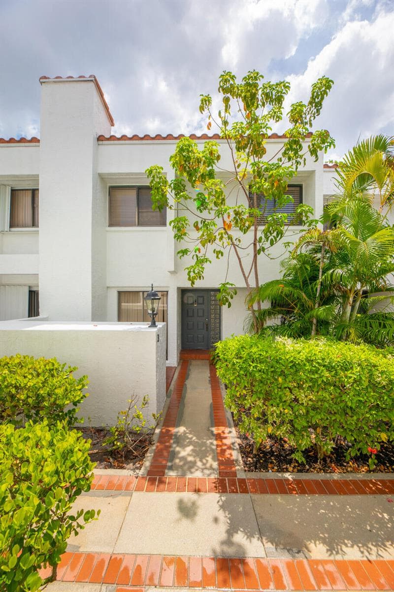 5201 NE 14th Terrace # 3, Fort Lauderdale, FL 33334 photo 2
