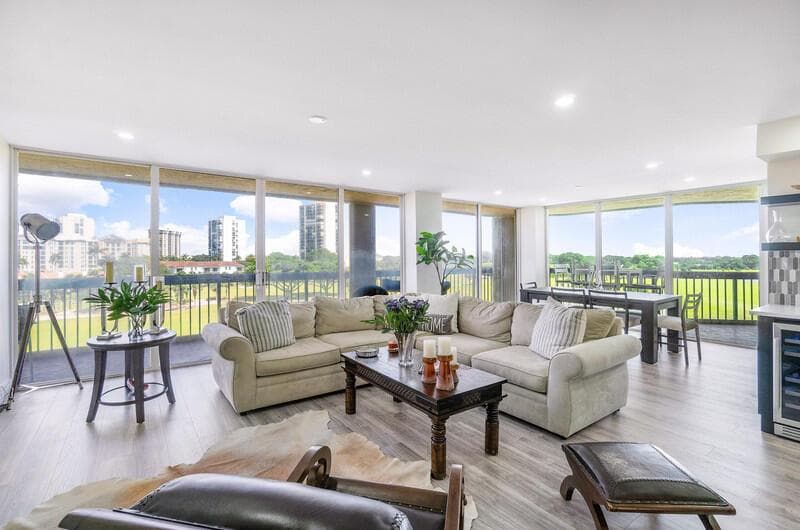 1900 Consulate Place # 406, West Palm Beach, FL 33401 photo 3