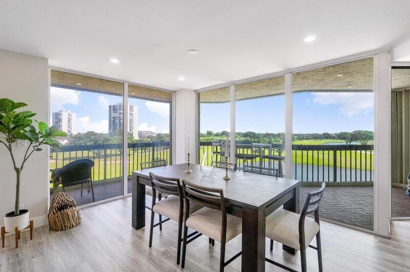 1900 Consulate Place # 406, West Palm Beach, FL 33401 photo 4
