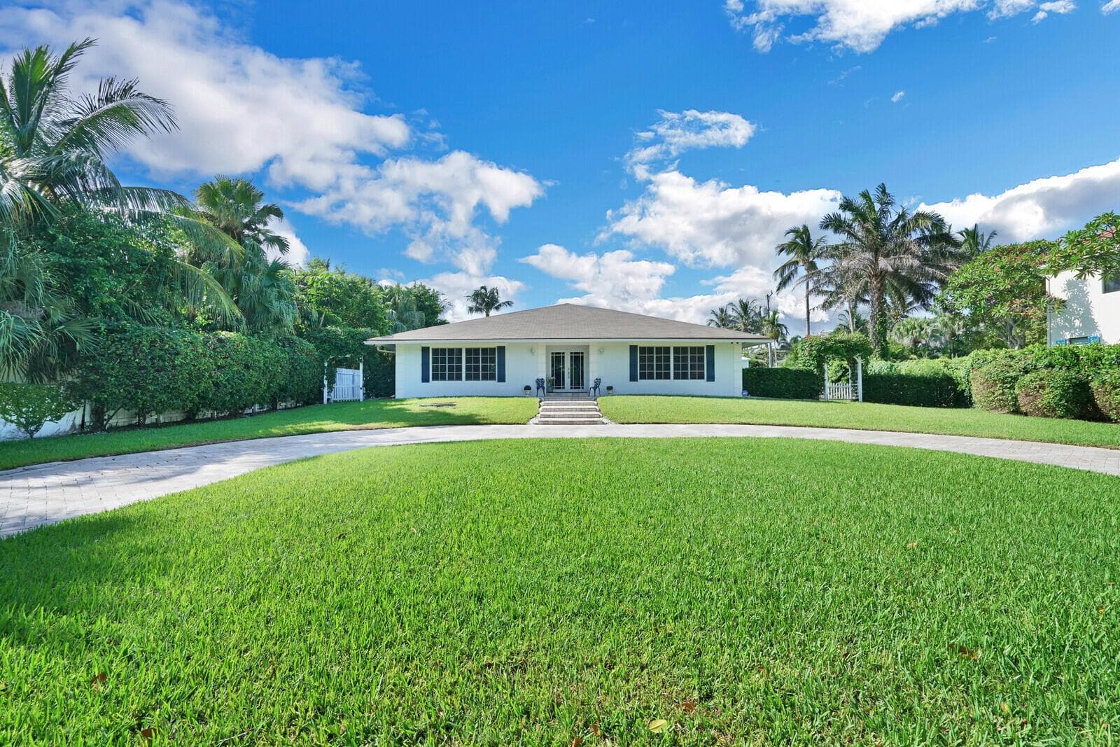 17 E Ocean Avenue, Ocean Ridge, FL 33435 photo 2