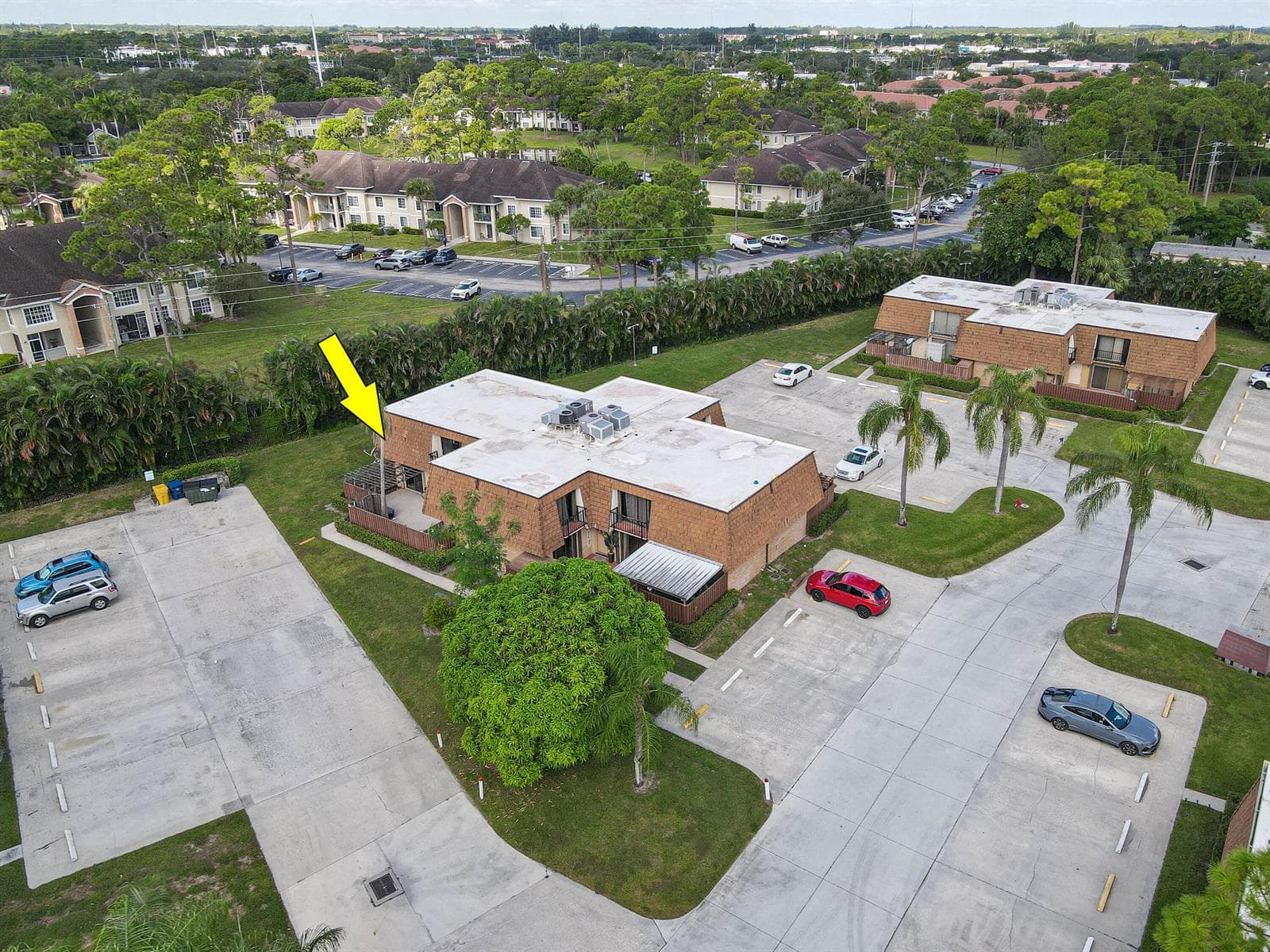2406 24th Lane, FL 33463 photo 3